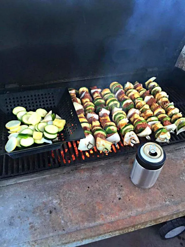 Monday Meat Treat at my Uncle Home #BBQ for this nice weather Kebabs & Koolers #Meat/Poultry #Vegetable #NoMeatlessMonday #Dinner 🔥 😋 🔥|Alisha GodsglamGirl Matthewsさん