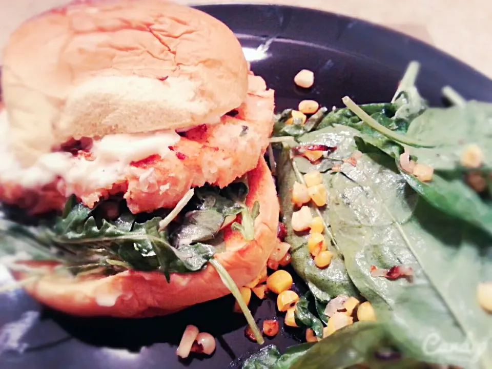 #BlueApron Salmon Burgers & Aioli with Corn, Arugula, and Fresh Oregano|Courtney Alizabet Riess Handelさん