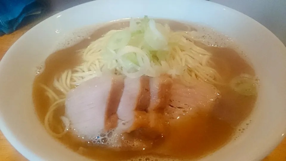 Snapdishの料理写真:自家製麺 伊藤 赤羽店 の 肉そば(中) ＠赤羽|大脇さん