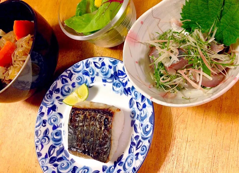 お魚定食✴︎
鯵のたたき
鰆塩焼き
肉じゃが|naomiさん