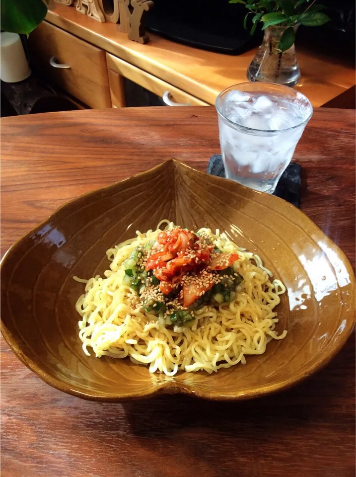 マルちゃん正麺袋麺で 山形のだし&キムチのせ冷やし中華 2015.9.15|キラ姫さん