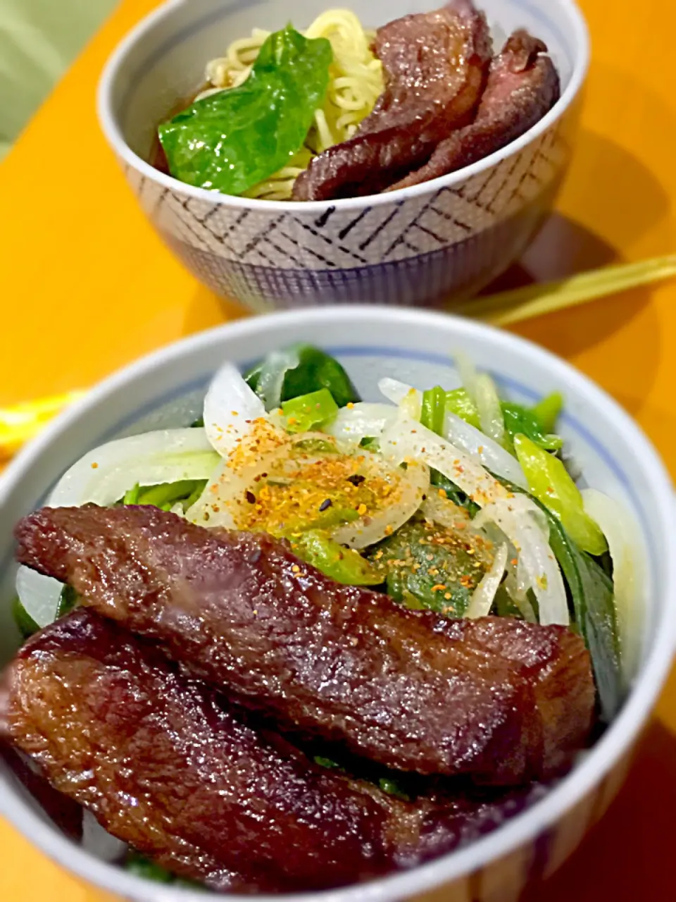 醤油ラーメン  和牛中落ちカルビ焼肉  蔓紫と玉葱炒めのせ🍜|ch＊K*∀o(^^*)♪さん