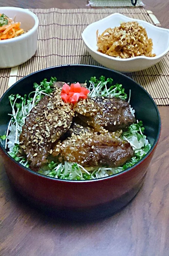 Snapdishの料理写真:カルビ焼肉丼|myua-kさん