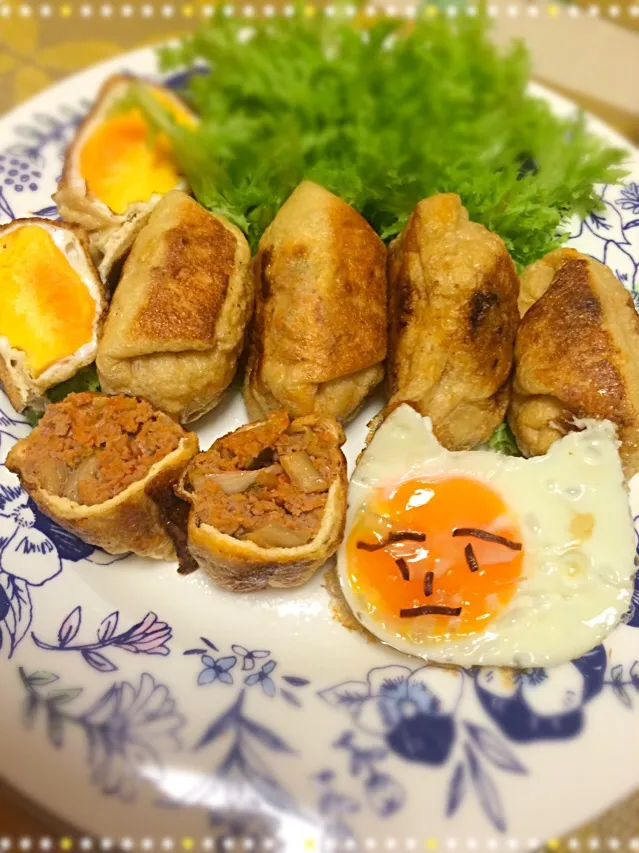 挽肉とキムチのお揚げ包み焼き✨目玉焼き添え🍳|桜央里さん