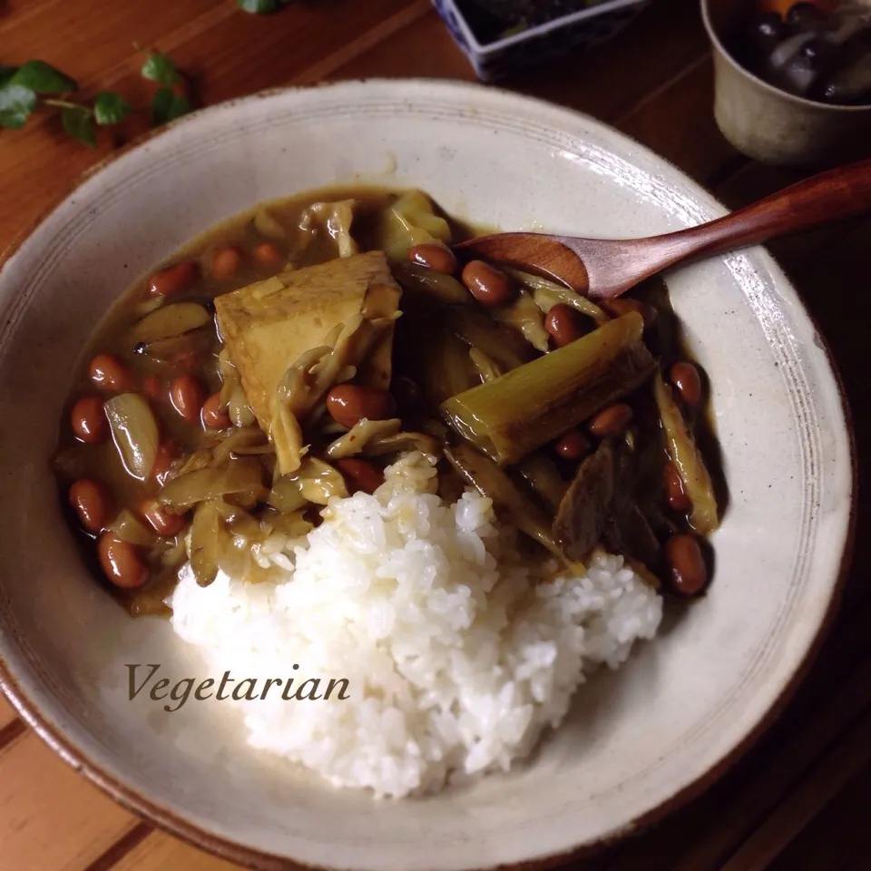 昆布だし&醤油味ベースの和風カレー（ゆぅみんちゃんに頂いた赤大豆入り）|まちまちこさん