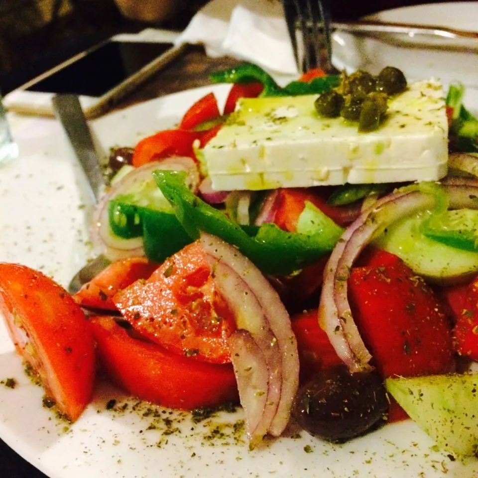 Traditional Greek salad|Tinky 🍒さん