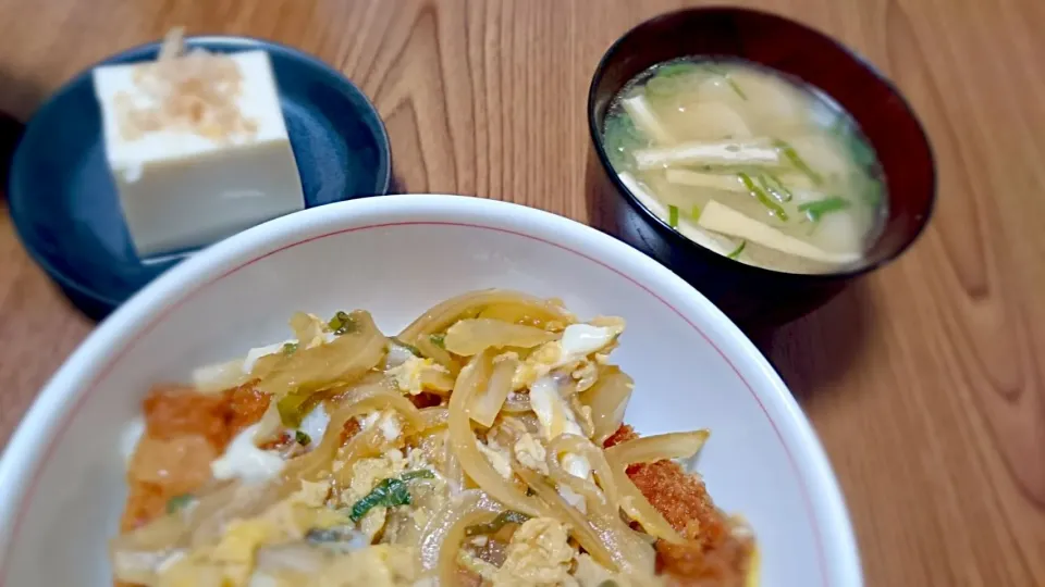 ・カツ丼
・冷奴
・お麸と揚げの味噌汁|ようかんさん