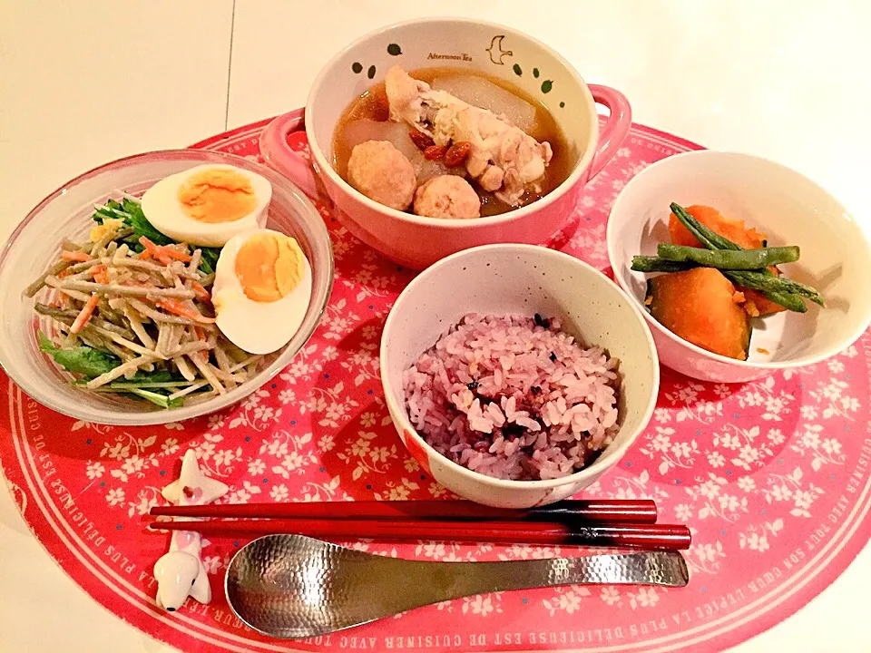 冬瓜と鶏肉の薬膳風スープ☆サラダ☆カボチャの煮物☆雑穀米☆|まるこさん