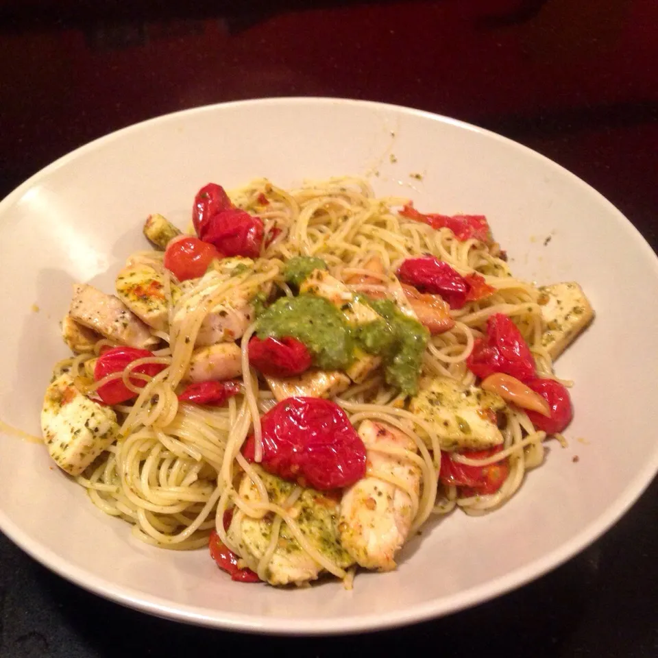 Angel Hair Pasta with Chicken, Roast Garden Tomatoes and Pesto|peggy waldonさん