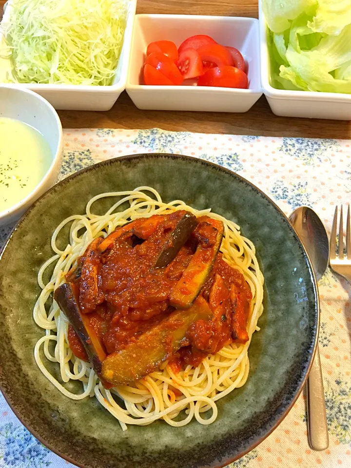 Snapdishの料理写真:ベーコンと茄子のトマトソースパスタ|jumpさん