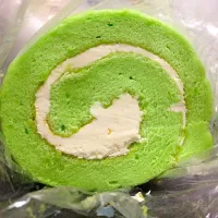 Pandan swissroll with buttercream 😋|Teng Pohyiさん