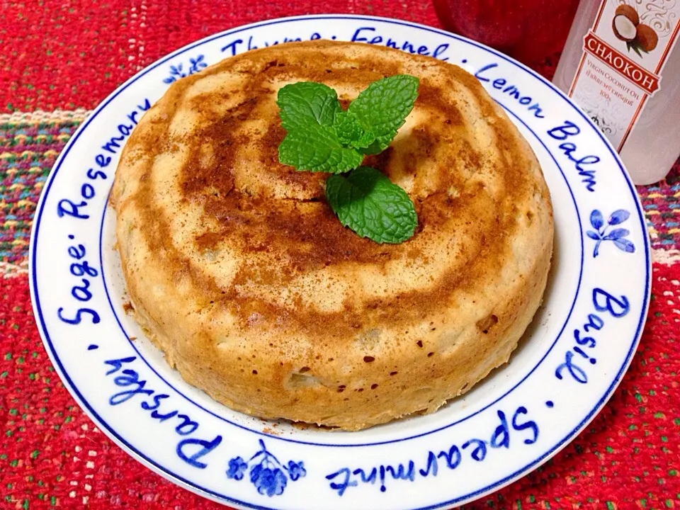 ちゃぶ台おやつ　
炊飯器で作る全粒粉バナナいり蒸しケーキ
(黒砂糖、ラム酒、ココナッツ油、シナモン風味）
HOMEMADE SWEETS 
Steamed Whole Wheat Bread  (Banana&Brown Sugar,Coconut  with Rum ,Cinnamon flavour)|Cuisineさん