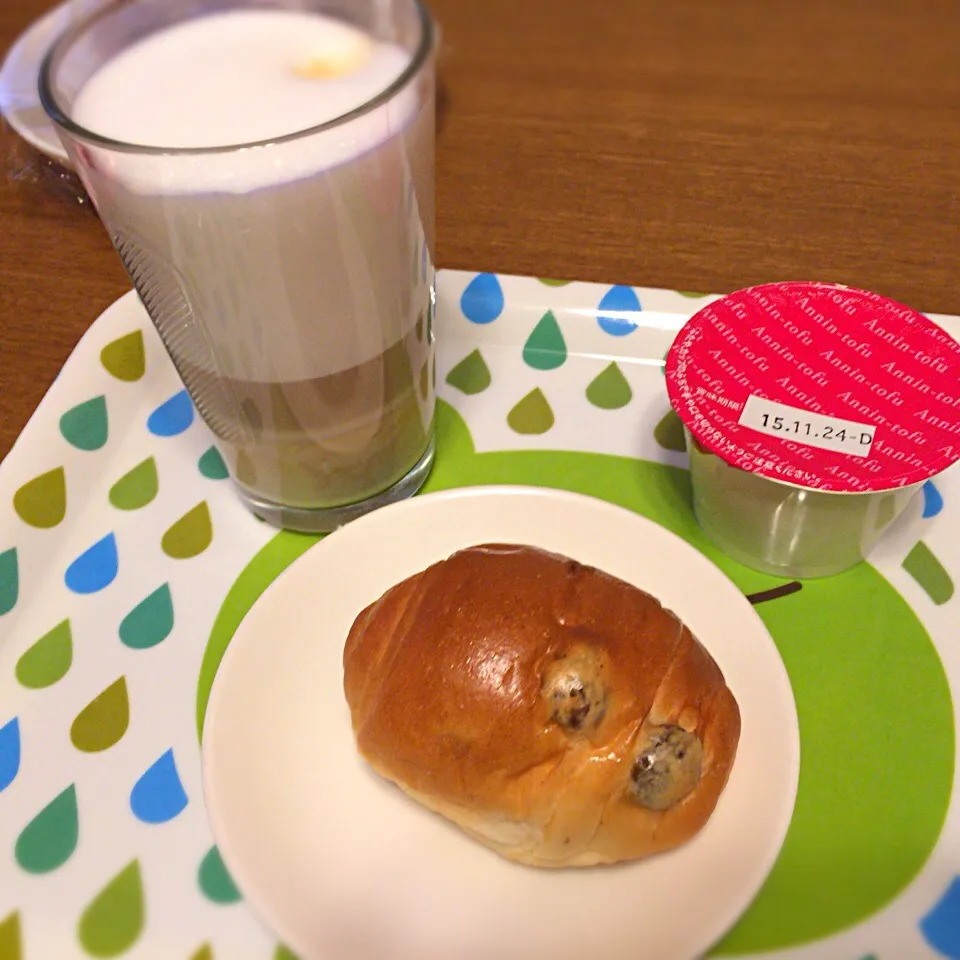 レーズンロールパン 杏仁豆腐 ぶどう|さるさん