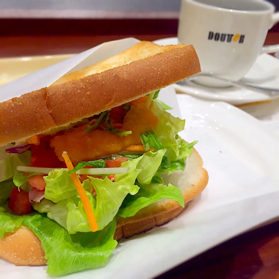 ビーフパストラミと野菜のサンド|ぽてとさん