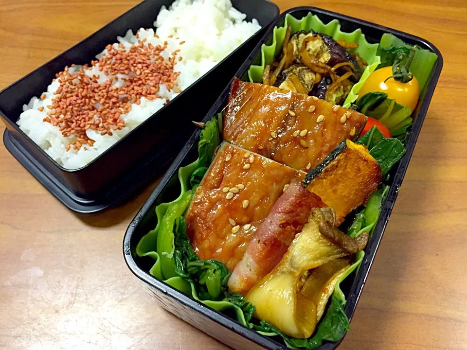 鯖みりん干し、焼きナス生姜醤油、カボチャベーコン巻き、エリンギ炒め|jackybeanさん