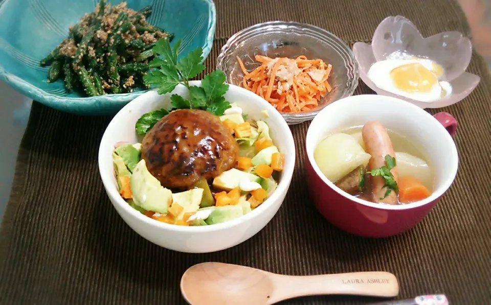 Snapdishの料理写真:温玉のせトロトロ✨ロコモコ丼🌿|らんちゃんさん