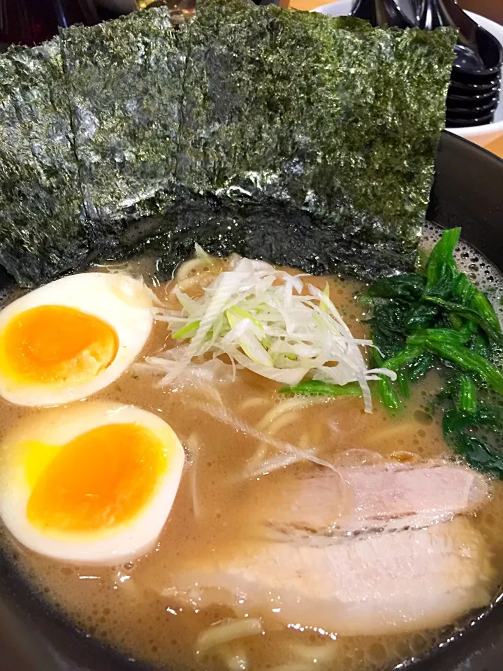 豚骨醤油ラーメン|浦野さん