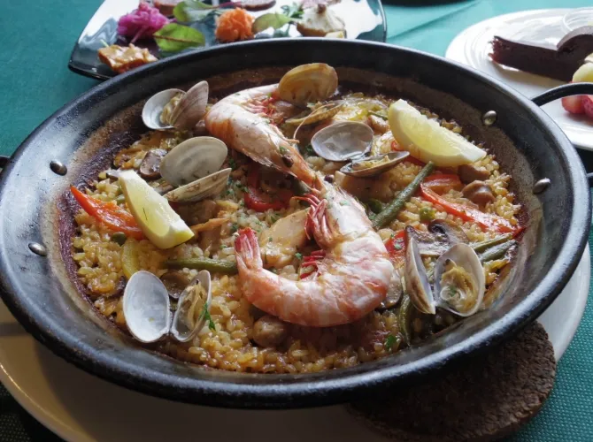ドスガトス基本のパエリャ #シェフごはん|シェフごはんさん