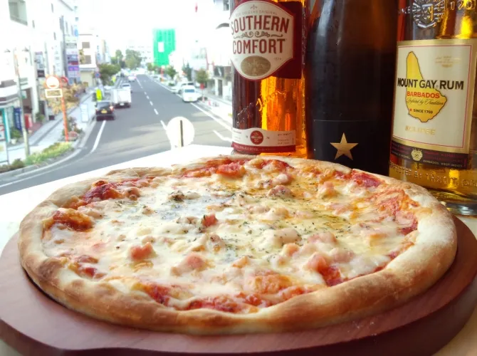 たっぷりチーズとべーコンのpizza オニオンスパイスの香り #シェフごはん|シェフごはんさん