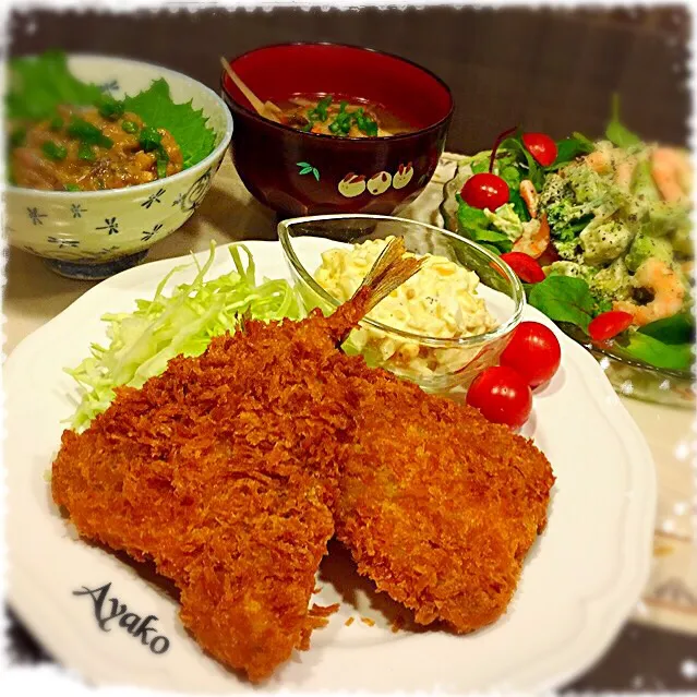 あじフライ タルタルソース添え、さんまのたたきネギ味噌和え丼、根菜のお味噌汁、海老とアボカドとブロッコリーのサラダ|亜矢子さん