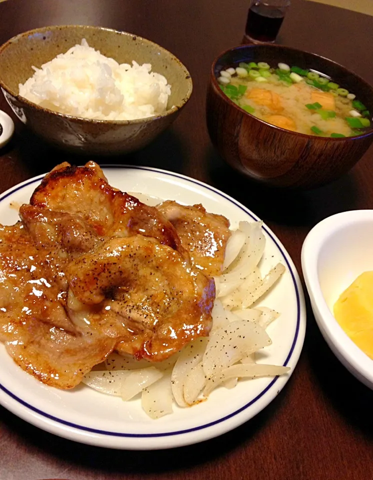 今夜は豚生姜焼き定食🐷|YUKI_Jさん