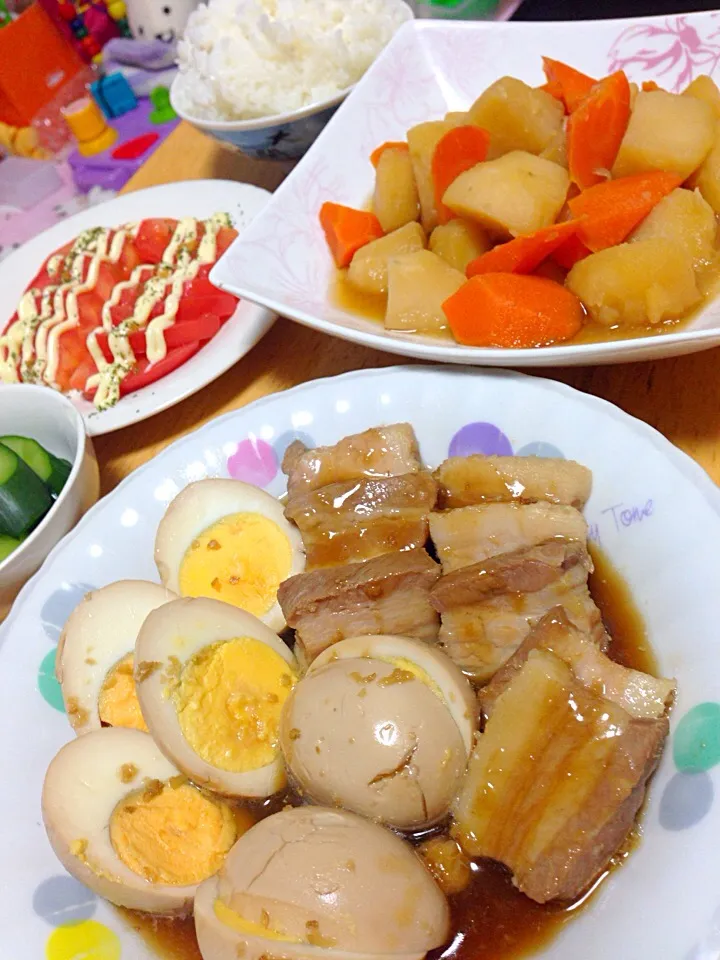 Snapdishの料理写真:煮卵と角煮♡肉じゃが肉無し|めぐまんさん