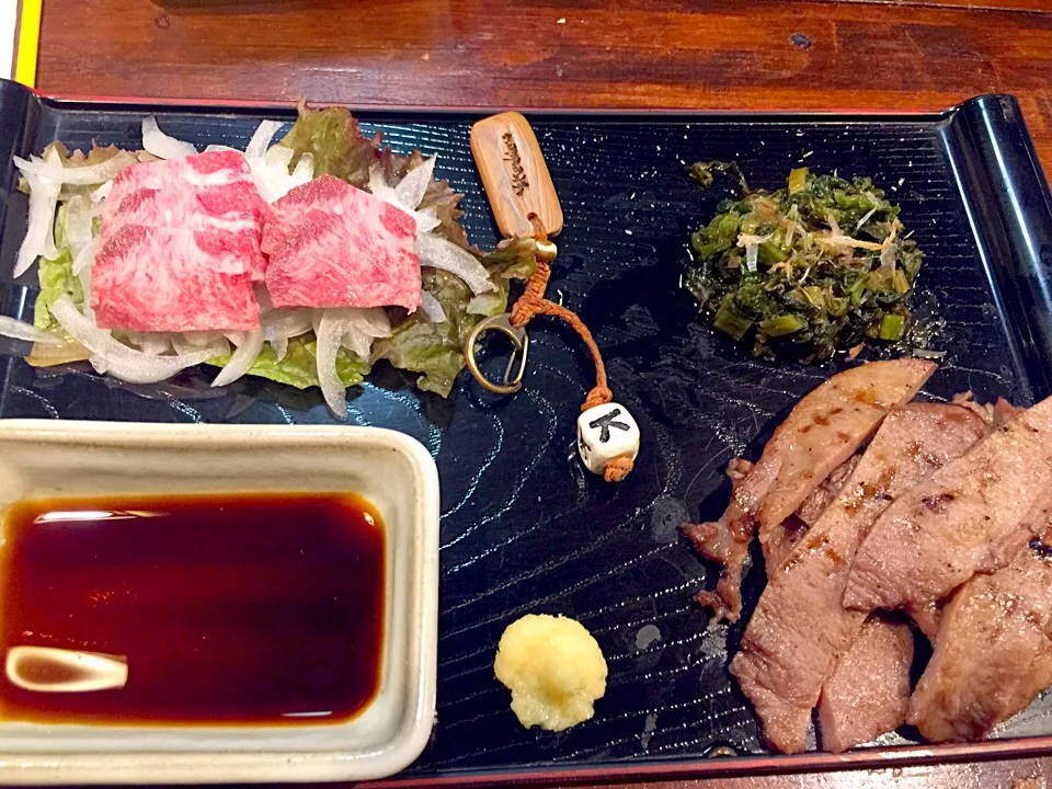 Snapdishの料理写真:牛タン刺し|肉大好きさん