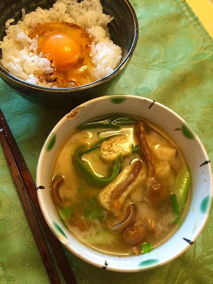 オカズ無し卵かけご飯の朝ご飯|hiromangeさん