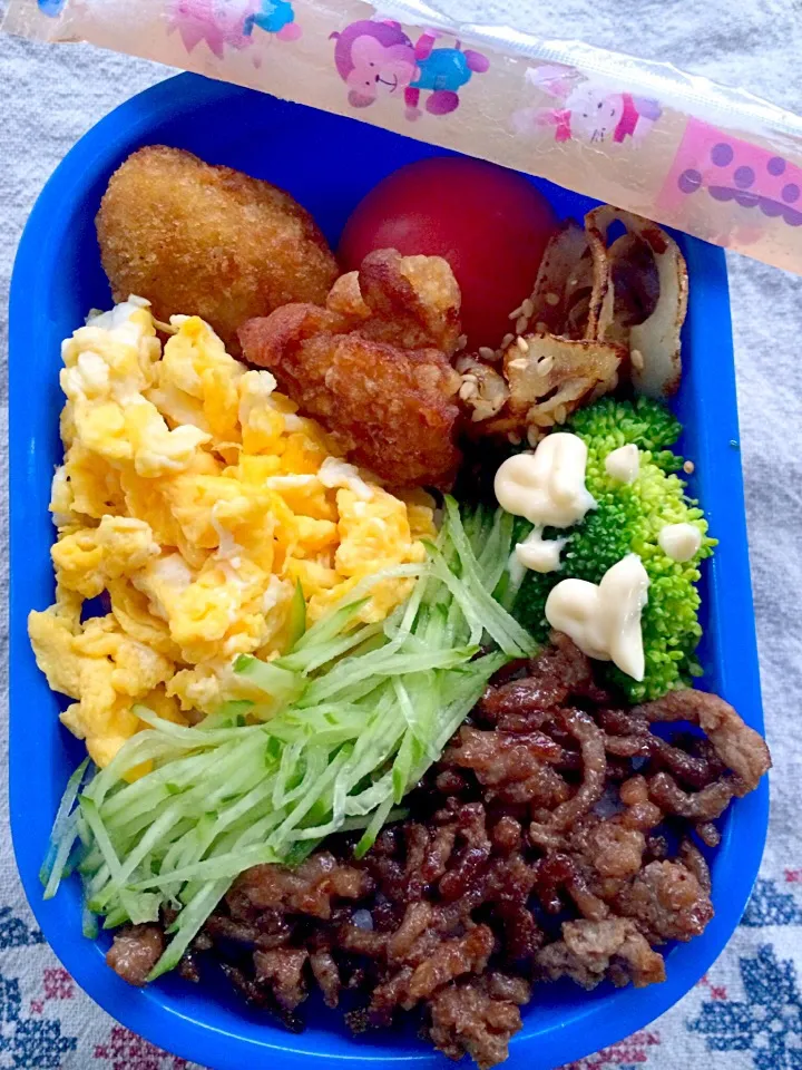 Snapdishの料理写真:Lunch box☆3色そぼろ弁当🌸|🌈Ami🍻さん