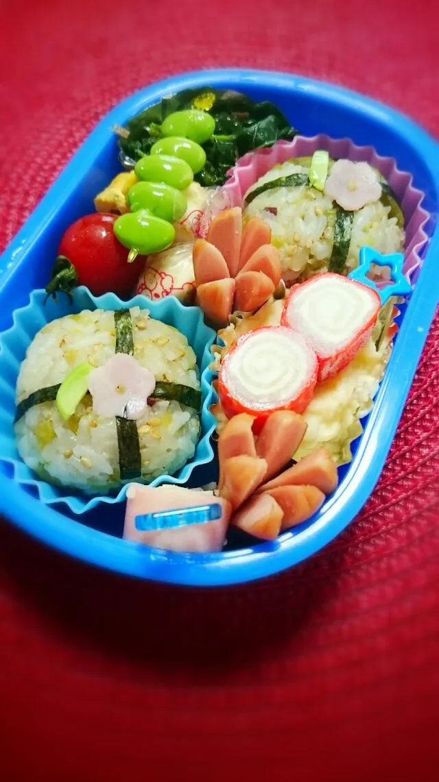 Snapdishの料理写真:たいしたことないけどサツマイモおにぎり弁当❤|Yuusan Guuguuさん