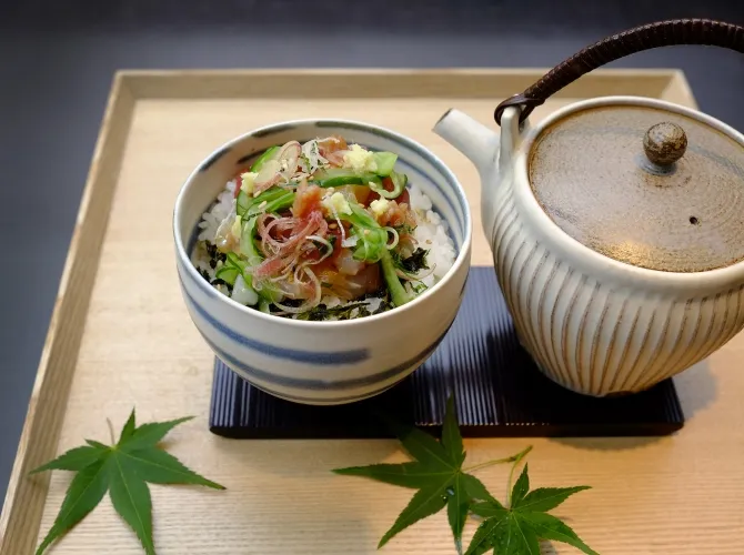 海の幸・山の恵の丼物二種　「海鮮お茶漬け丼」 #シェフごはん|シェフごはんさん