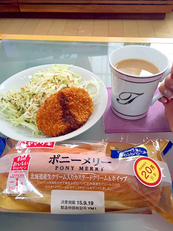 Snapdishの料理写真:朝ごはん〜😋20円引き（笑|Tomomi Booさん