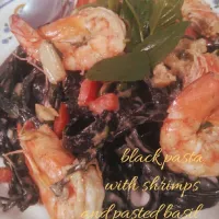 black pasta with shrimps in basil sauce&garlic|Bnaiiさん