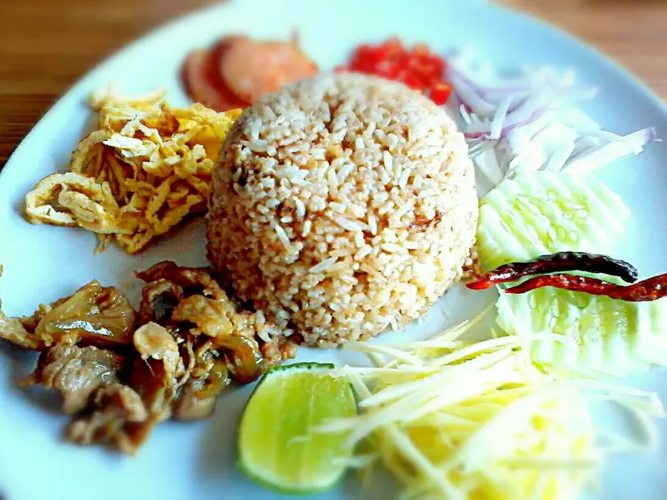 Indonesian Shrimp Paste Fried Rice Platter (w/ shredded mango omelette pork sausages) ✔|🌼 Pooja's Kitchenette 🌼さん