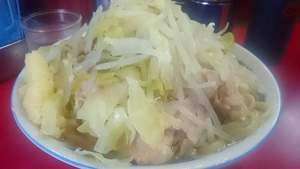 Snapdishの料理写真:二郎 目黒店 の 小豚ラーメン+ヤサイ+ニンニク ＠目黒|大脇さん