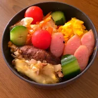 H27.9.19お弁当✩⃛
しいたけの玉ねぎのマヨ焼き！
ウインナー！
かぼちゃとアーモンドサラダ！
親子煮！|なっちゃんさん