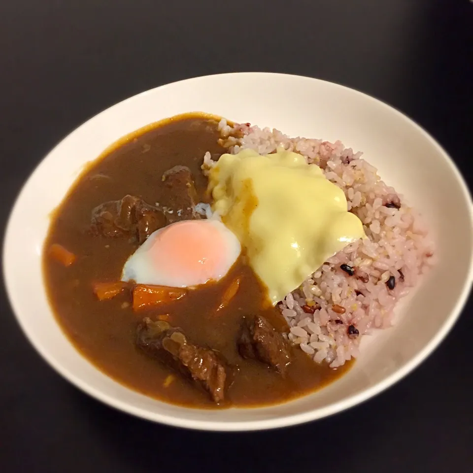 牛スネ肉の雑穀カレー温玉のせ☻|Riepyonさん