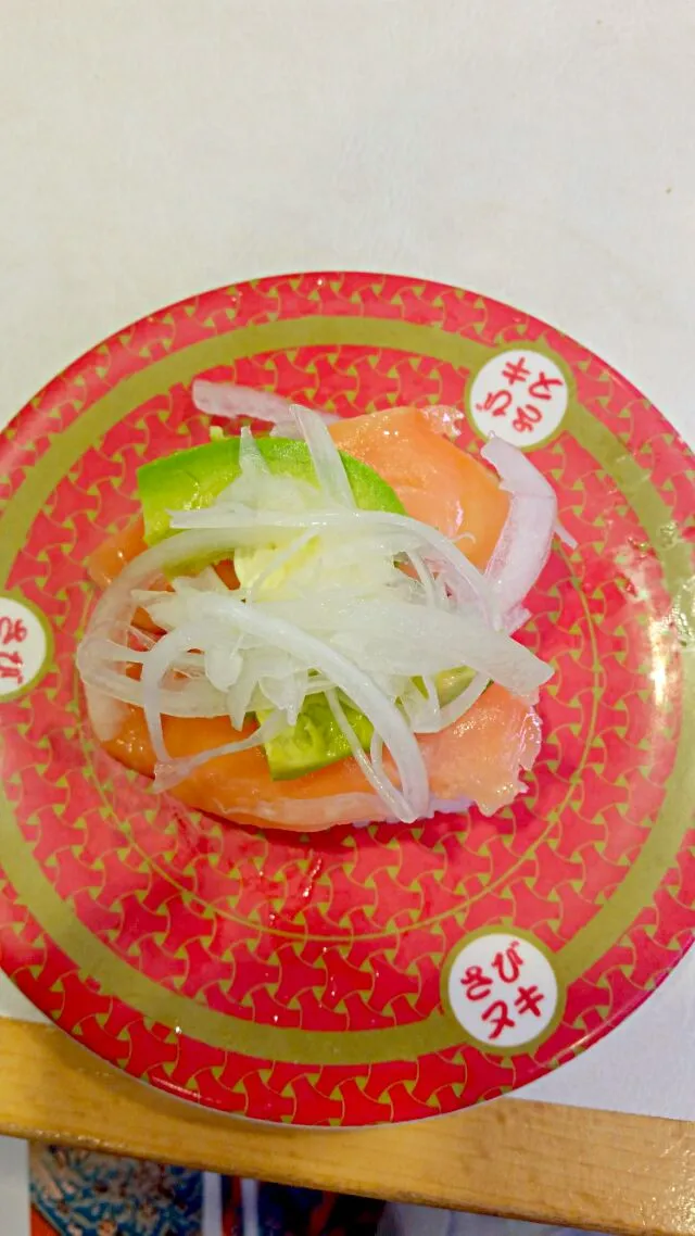 ssalmon and avocado sushi|Marjorie Estúpinanさん