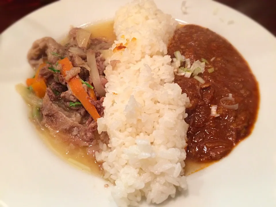 Snapdishの料理写真:牛すじ煮込みご飯と牛すじカレー|りえさん