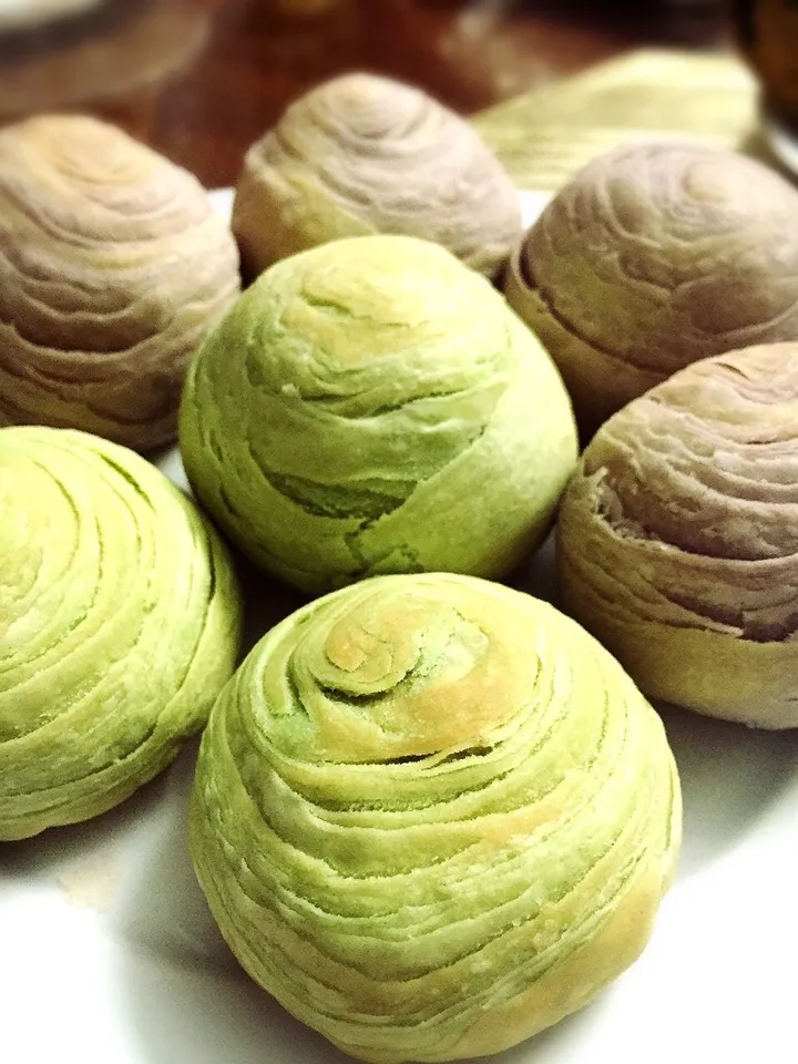 Snapdishの料理写真:Flaky Spiral Taro Mooncake for upcoming Mid Autumn Festival|Dalisさん