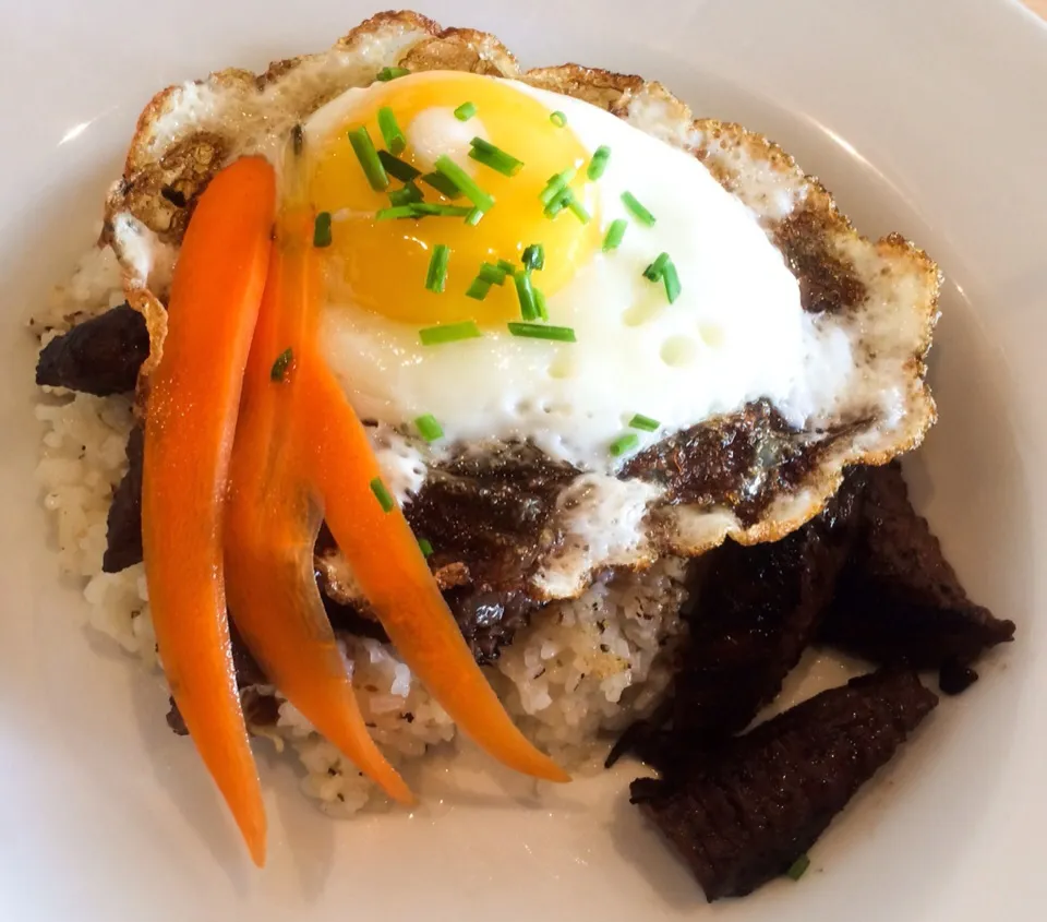 Topsilog - Skirt Steak with Fried Egg and Garlic Fried Rice from Bakers and Baristas|sooprcoolchicaさん