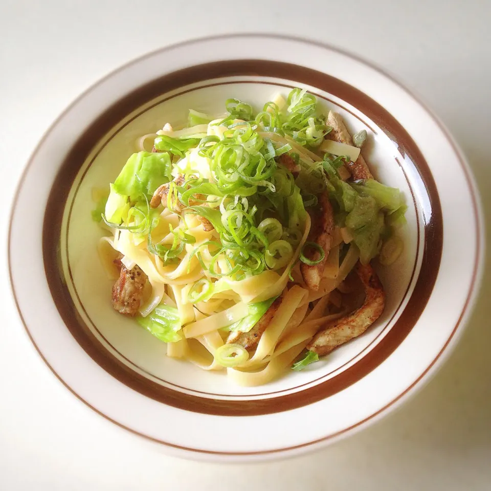 キャベツと豚肉の和風ソースパスタ。|ヘイオークボさん