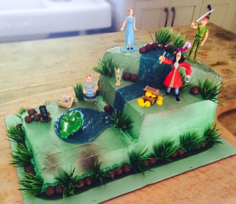 Peter Pan Birthday Cake|kimberley andersonさん