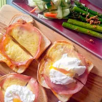 Snapdishの料理写真:Tomato, Black olive spread,Cheddar cheese &ham, toast with Pouched eggs. #Healthy  #Breakfast/Brunch @redaro|noriko takiyama のりねぇですさん