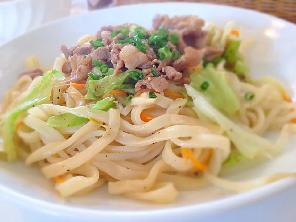 いわてまちキャベ塩焼うどん|へろへろさん