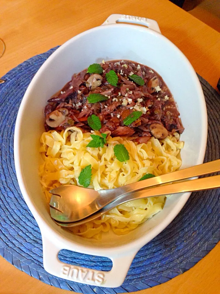 鶏肉煮込みに手打ちタリアッテーレ添え。|カオカオさん