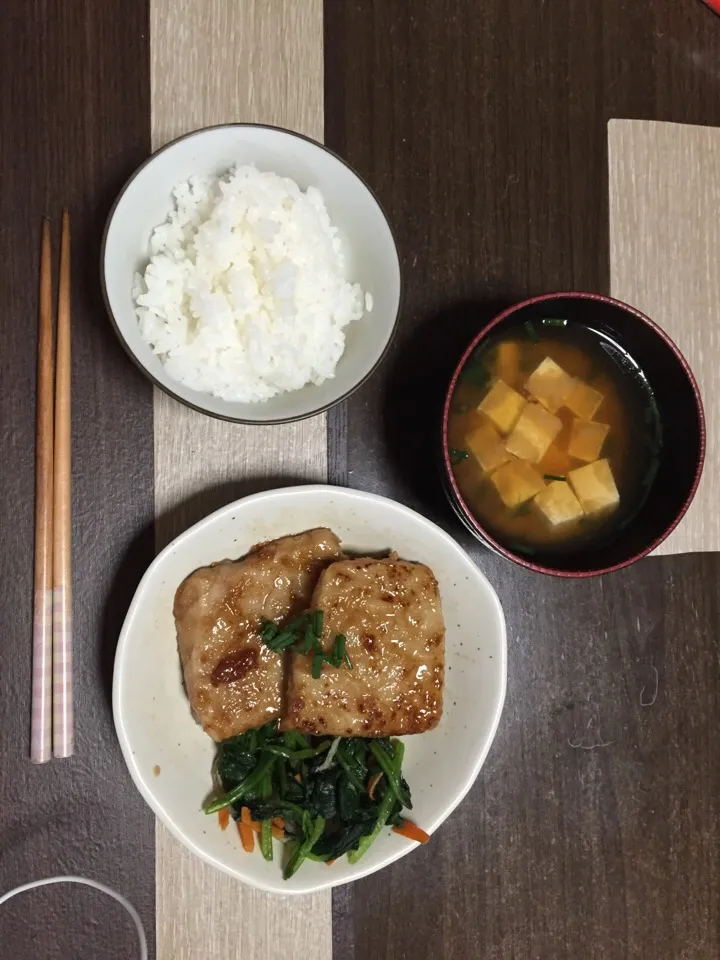 マグロの照り焼き、ほうれん草とじゃこ、味噌汁、ごはん|瀧川せなさん