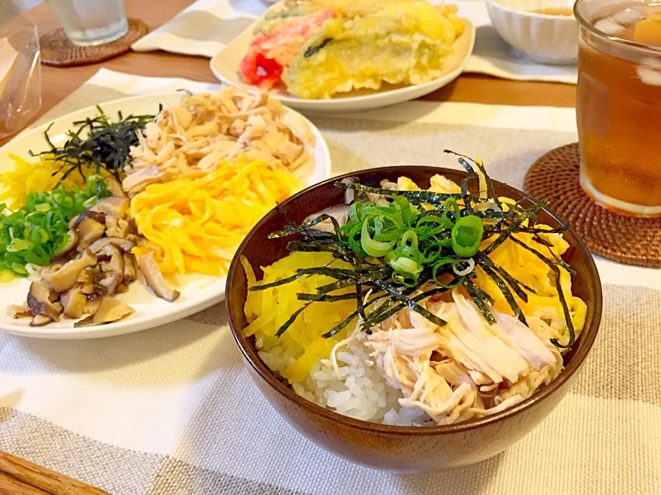 Snapdishの料理写真:旦那さんが作ってくれた！
奄美大島の鶏飯☆|りりかさん