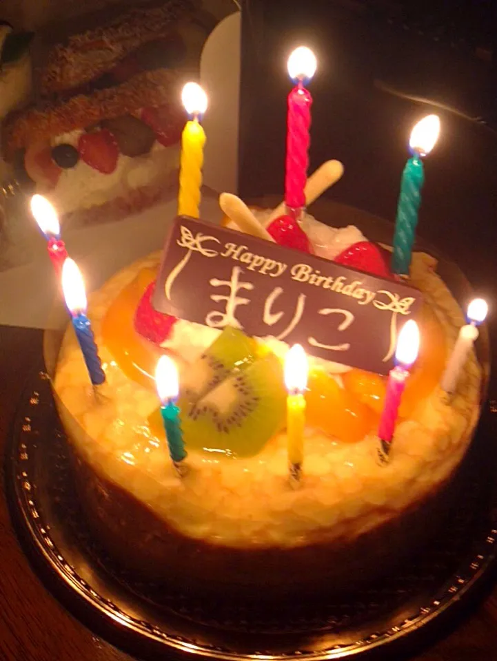 Snapdishの料理写真:旦那からの誕生日ケーキ|watamaru920さん