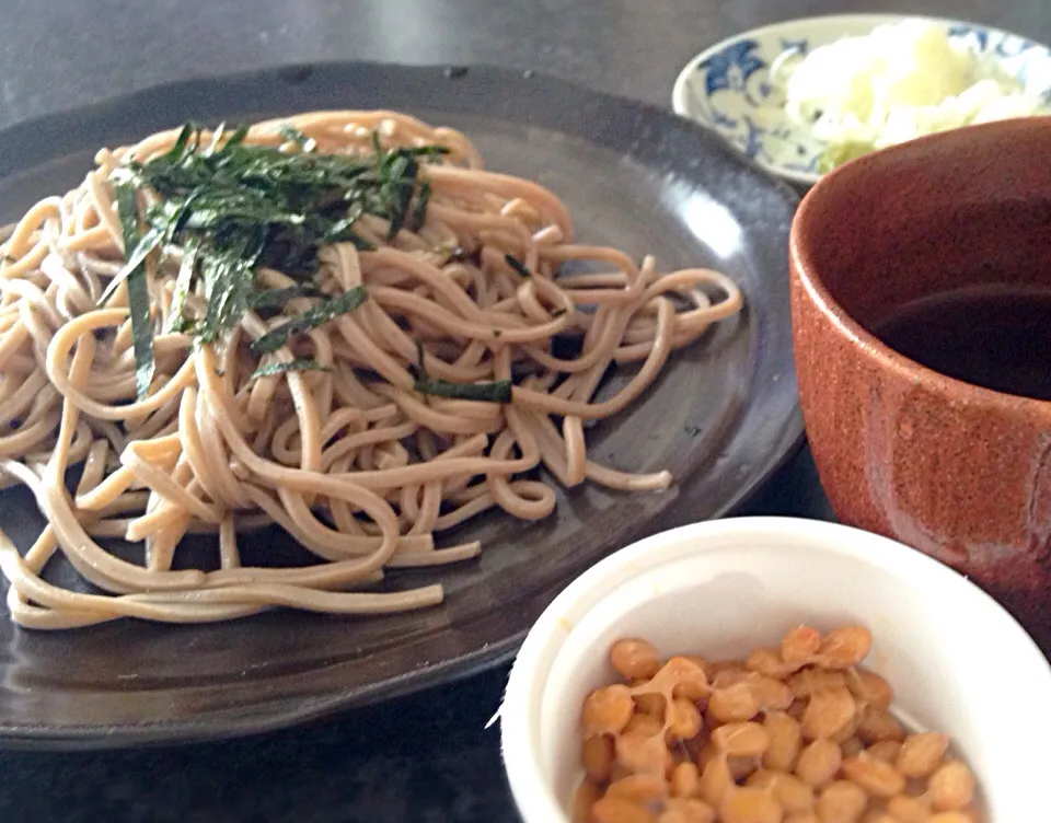 単身赴任の昼ごはん もりそば 納豆|ぽんたさん